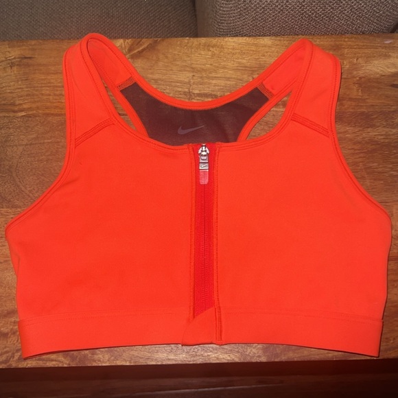 Nike Swoosh Women's Medium-Support Padded Zip-Front Sports Bra Chile Red Small - Picture 10 of 16